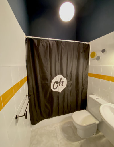 Oasis-Sevilla-Facilities_0001_Bathroom